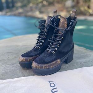 Louis Vuitton Laureate Desert Boots